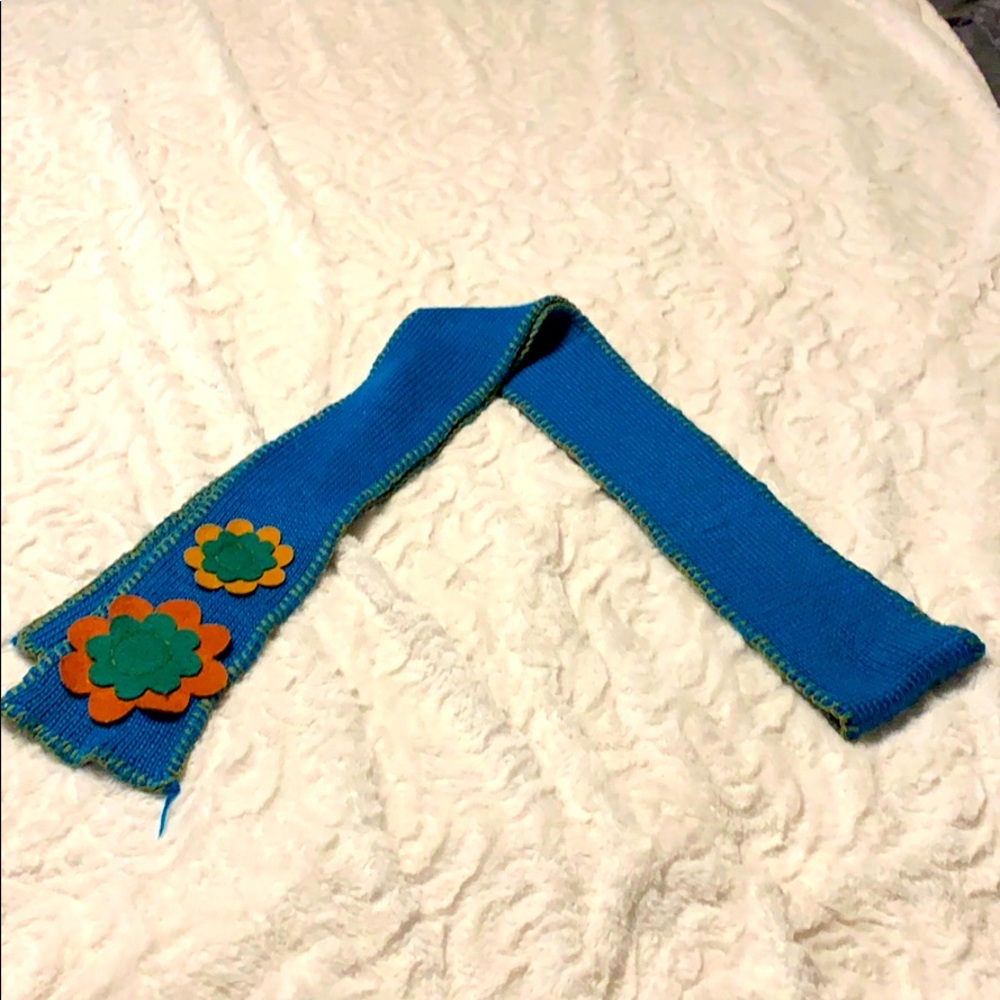 Knitted scarf